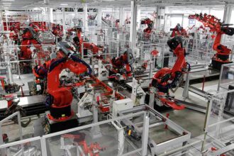 Linia produkcyjna w fabryce Foxconn,