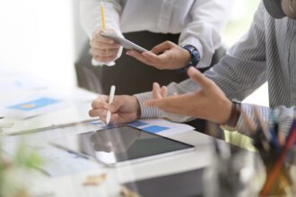 praca, biznes, sektora IT, sektor IT, sygnali?ci