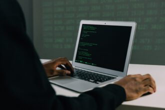 technologia, praca, atak wolumetryczny, cyberbezpiecze?stwo, mon, ukraina, dane