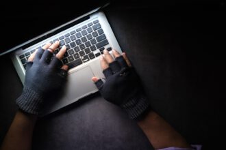 cyberprzest?pca