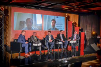 Cyberbezpiecze?stwo, summit