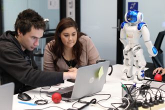 DXC technology, praca, robotyka