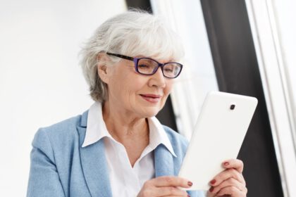 Senior, dzie? babci i dziadka, technologia