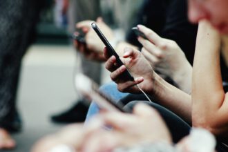 smartfon, technologia, wirtualne porwanie