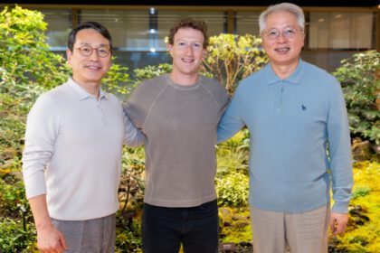 LG, Mark Zuckerberg
