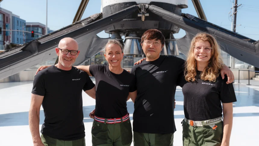 Fram2, SpaceX