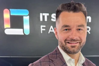 Daniel S?awniak, It solution Factor
