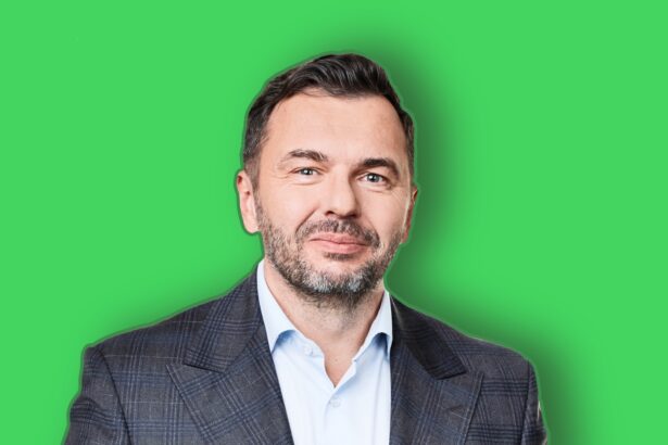 Mirosław Pisaniec, Schneider Electric