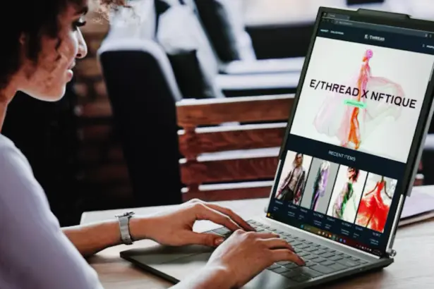 Lenovo ThinkBook Flip